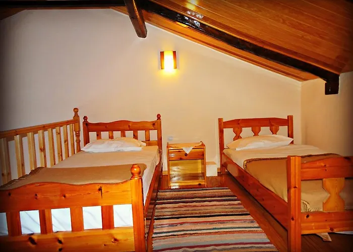 Akrotainaritis Hotel Yerolimin