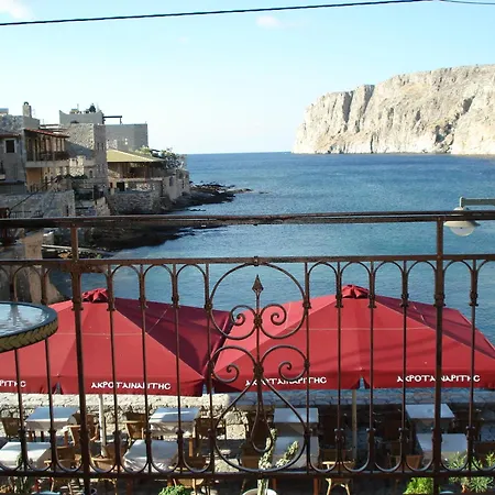 Akrotainaritis Hotel Yerolimin