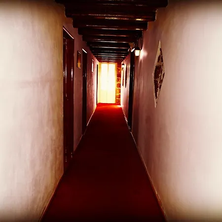Akrotainaritis Hotell Yerolimin
