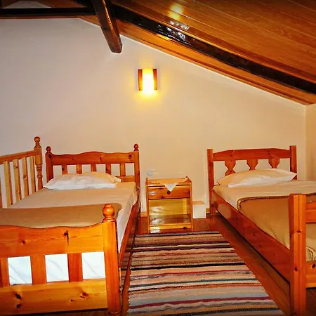 Akrotainaritis Hotel Yerolimin